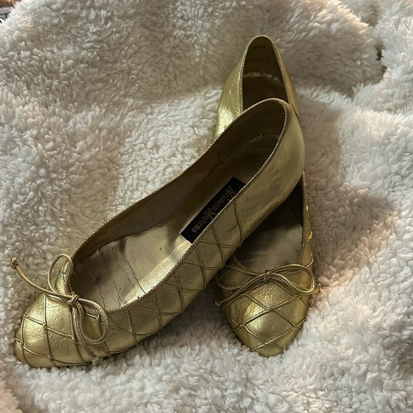 Stuart Weitzman for Neiman Marcus Gold Ballet Flats  Size 7 M - Picture 2 of 5